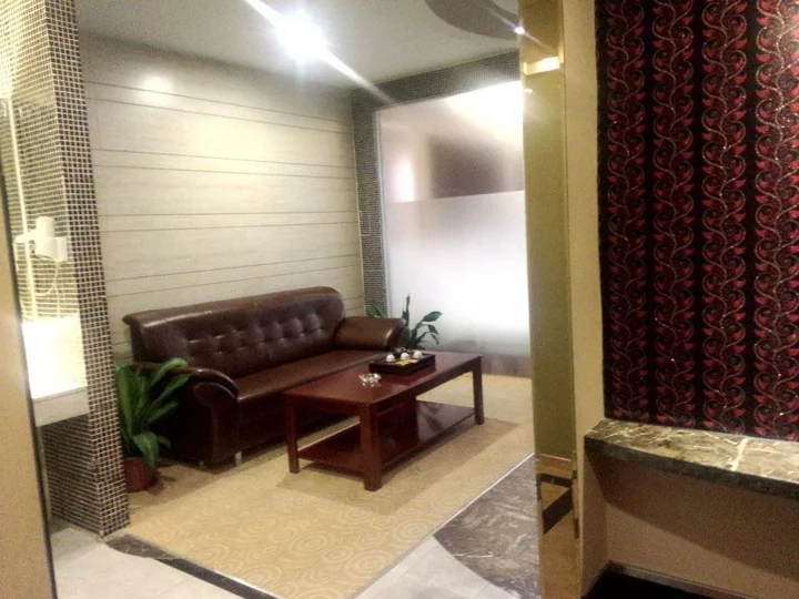 Дунгуань: Yu Hu Chun Chain Business Hotel