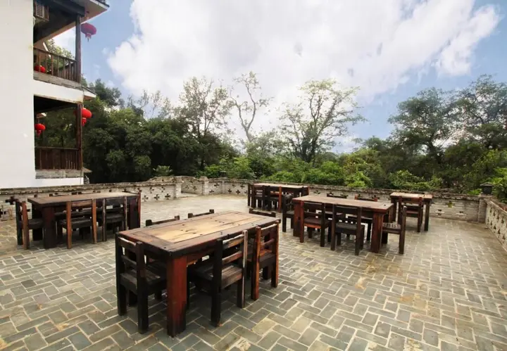Яншо: Yangshuo River Lodge