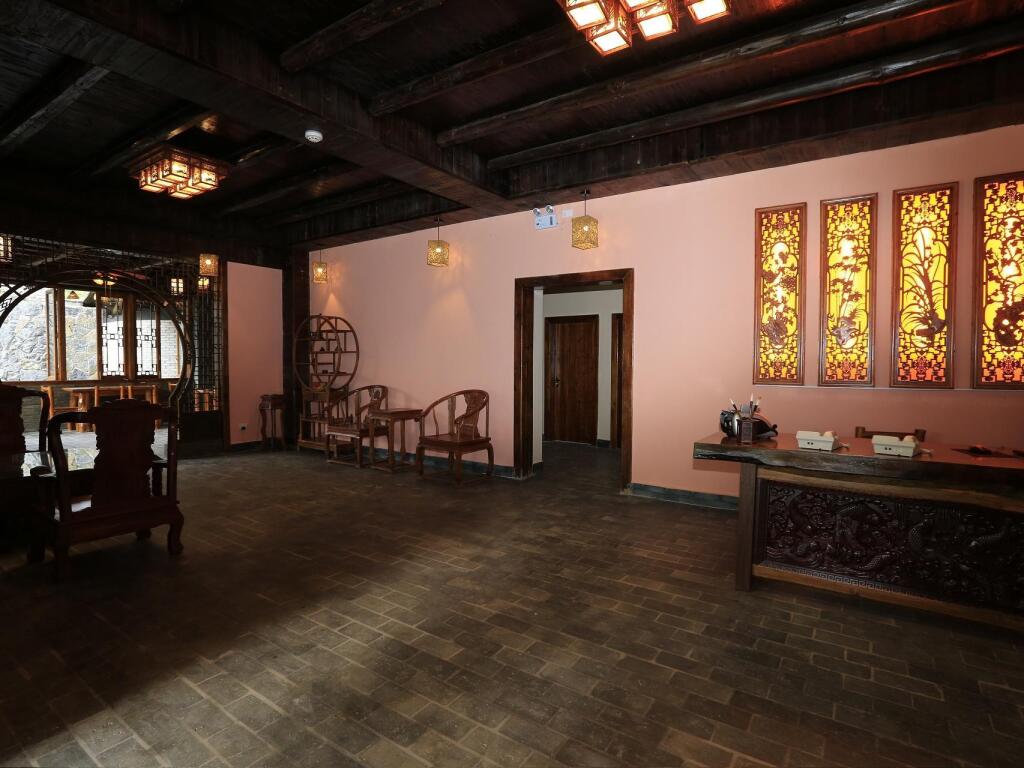 Яншо: Yangshuo River Lodge