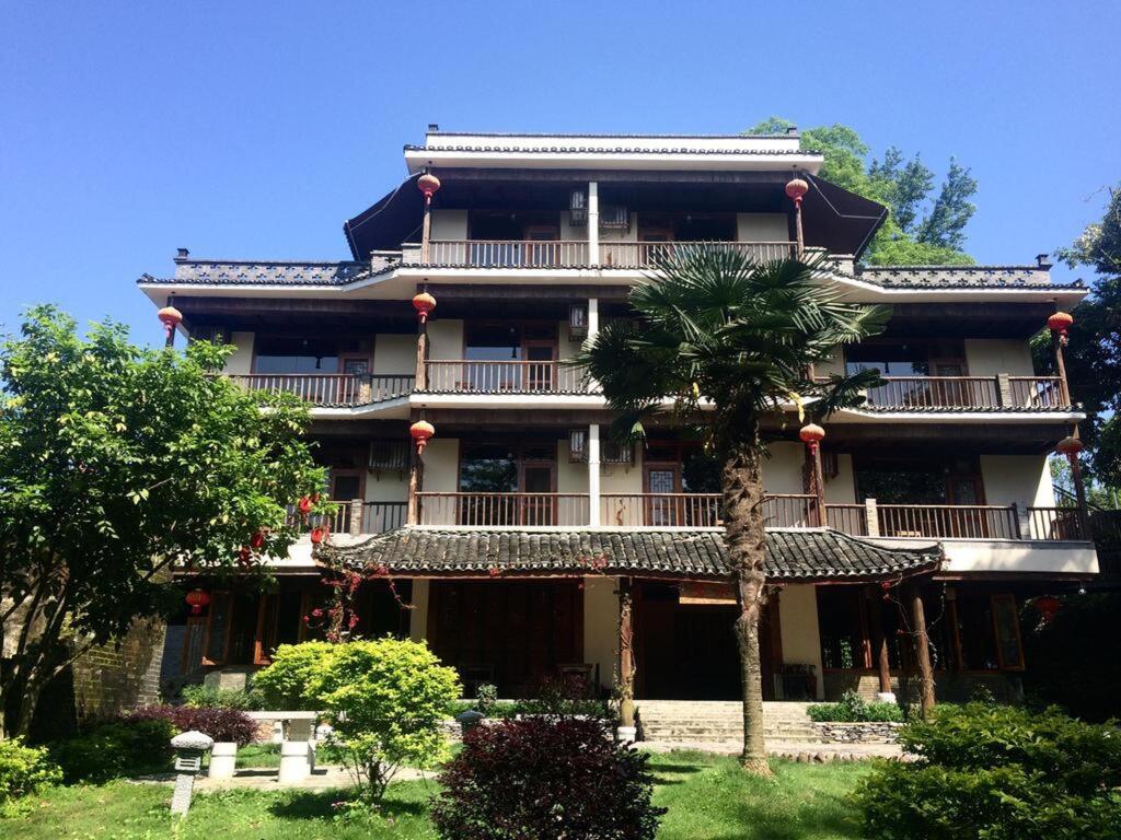 Яншо: Yangshuo River Lodge