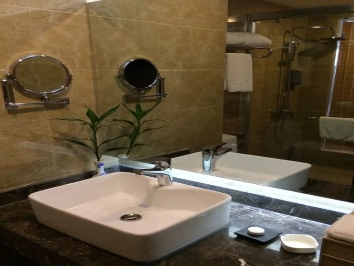 Чэнду: YJ International Hotel