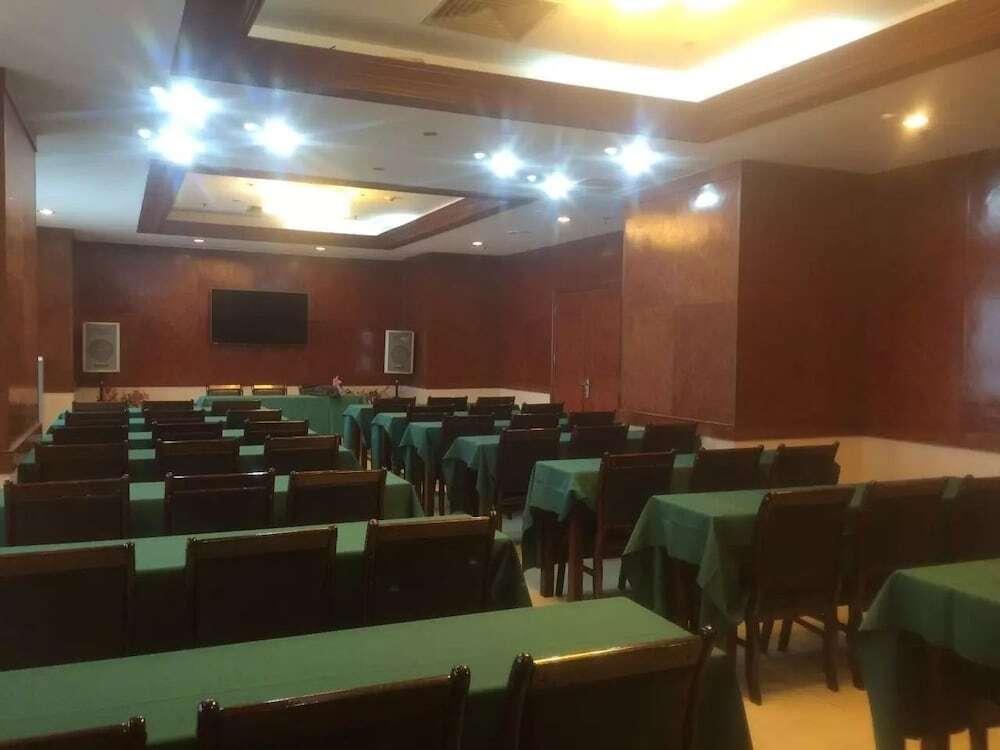 Циндао: Qingdao Donghai Hotel