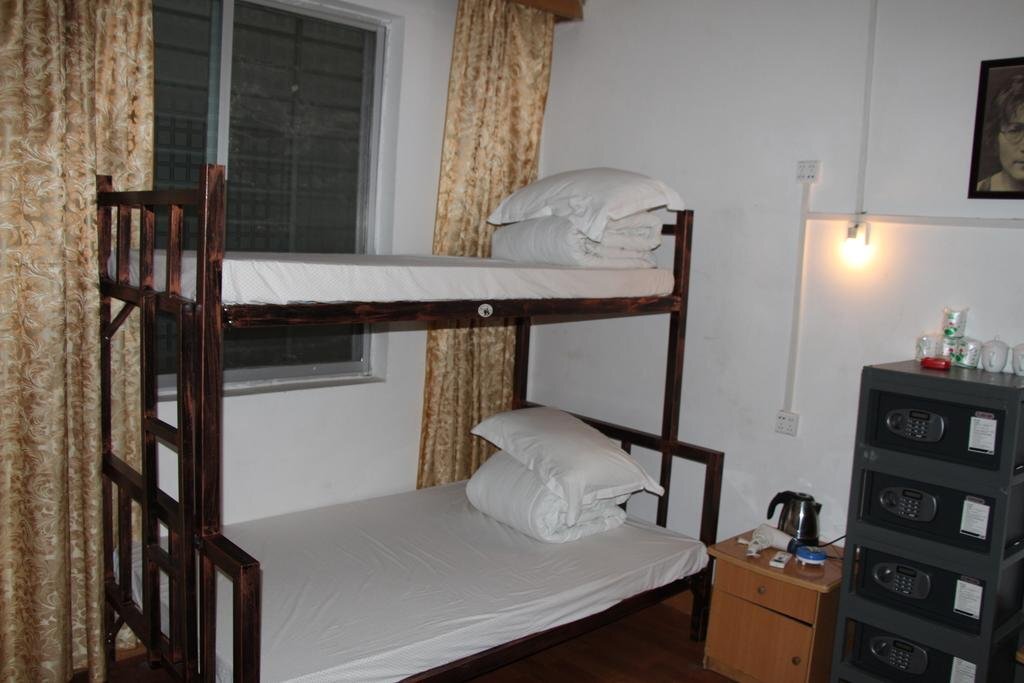 Яншо: Monkey Jane's Guesthouse