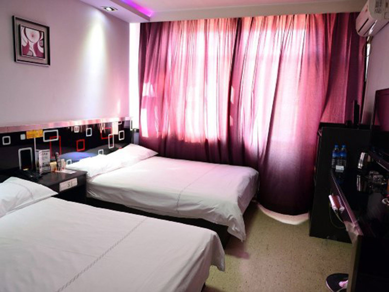 Харбин: JI Hotel