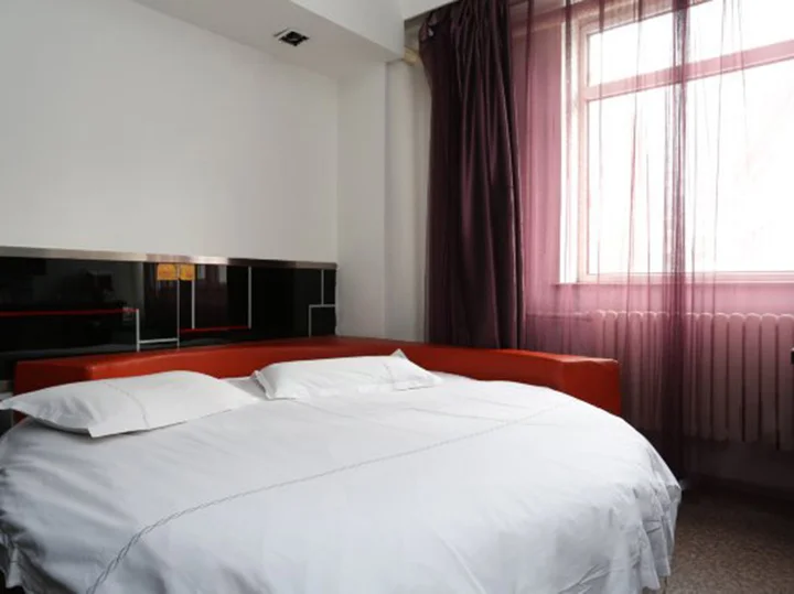 Харбин: JI Hotel