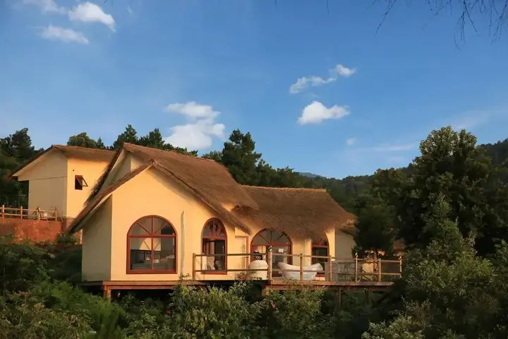 Чэньчжоу: Scenery Retreats Dongjiang Lake Villa Resort