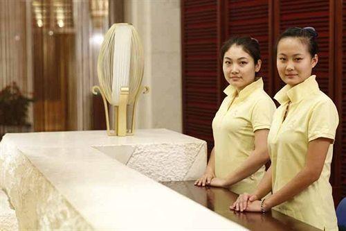 Лянфан: Golden Elephant Golf Hotel