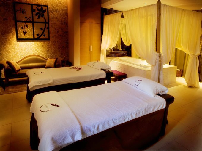 Лянфан: Golden Elephant Golf Hotel