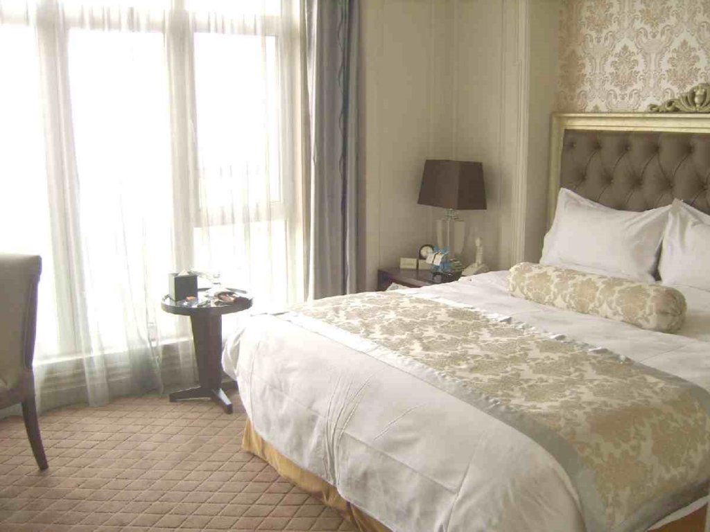 Лянфан: Golden Elephant Golf Hotel
