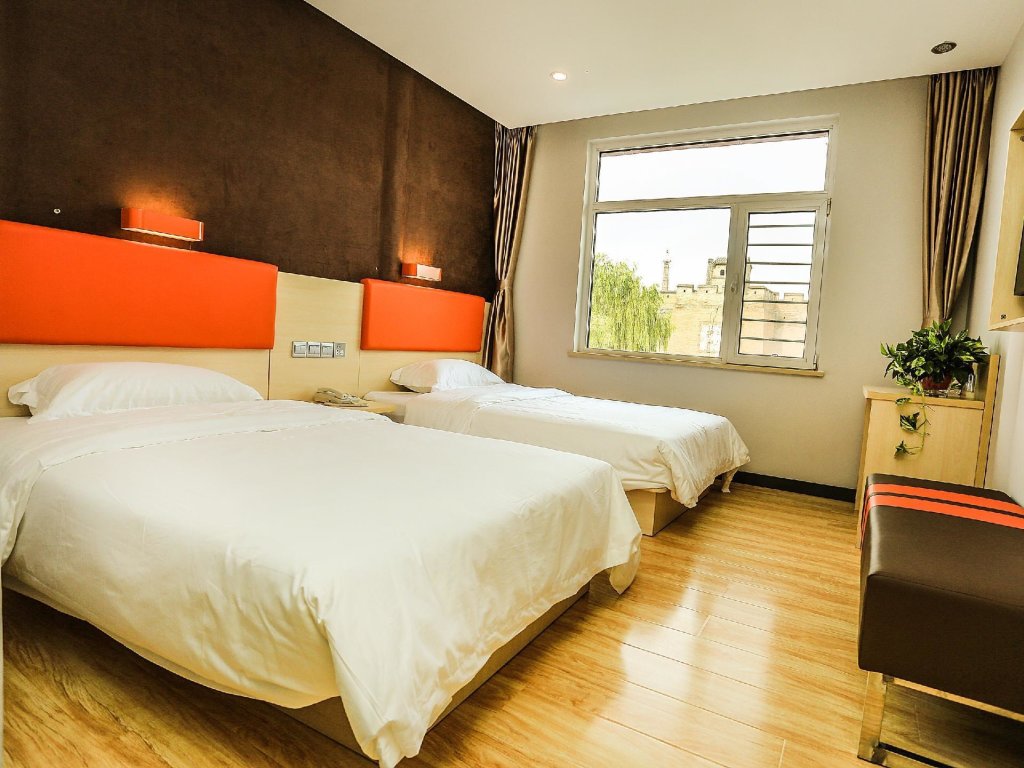 Цзиньчжун: 7 Days Premium· Jinzhong Pingyao Ancient Town West Gate