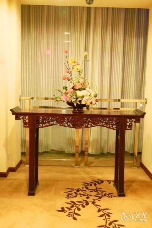 Циндао: Qingdao Zhongyang Business Hotel
