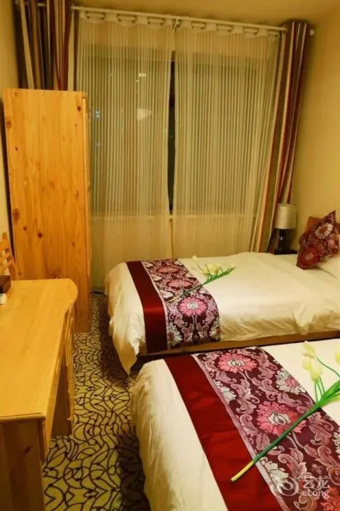 Циндао: Qingdao Zhongyang Business Hotel