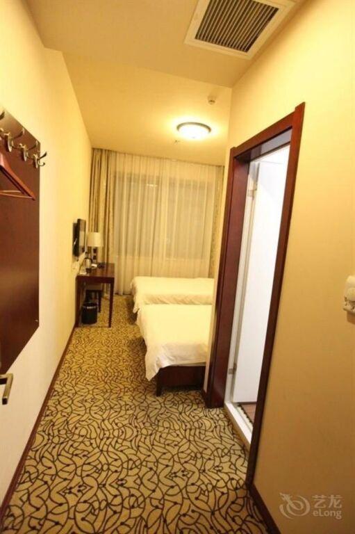 Циндао: Qingdao Zhongyang Business Hotel