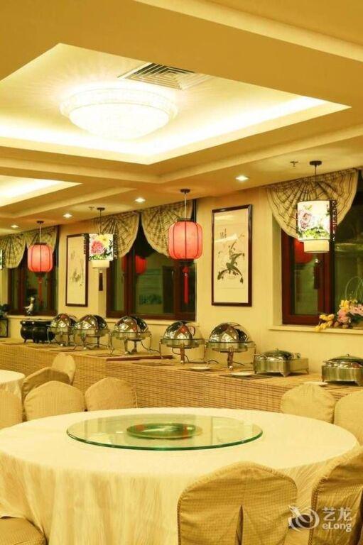 Циндао: Qingdao Zhongyang Business Hotel