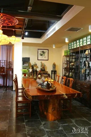 Циндао: Qingdao Zhongyang Business Hotel