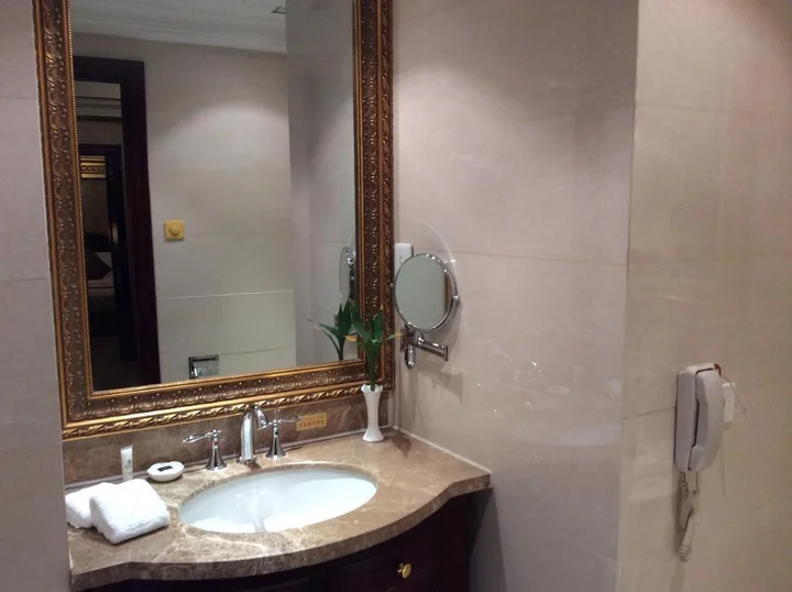 Харбин: New Paris Hotel Harbin