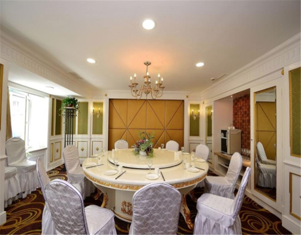 Харбин: New Paris Hotel Harbin