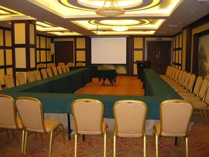 Харбин: New Paris Hotel Harbin