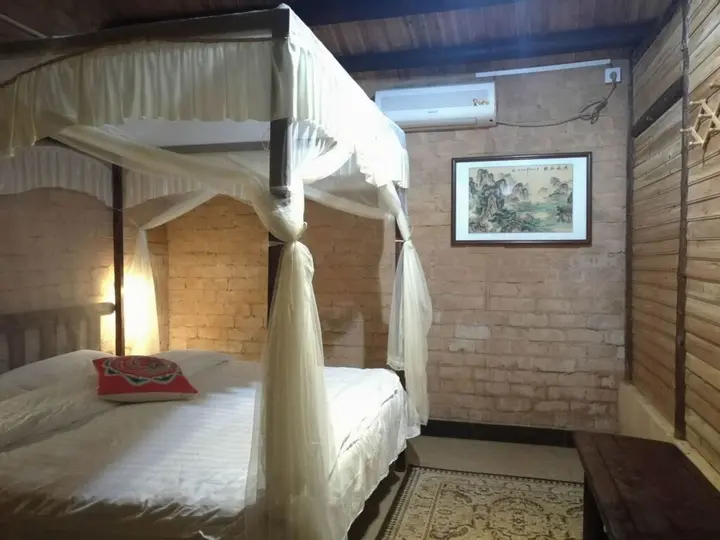 Яншо: Yangshuo Loong Old House