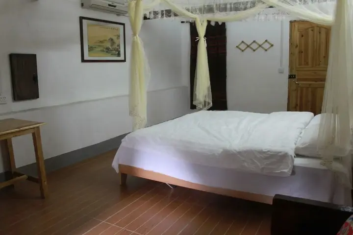 Яншо: Yangshuo Loong Old House