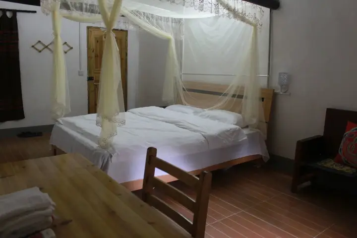 Яншо: Yangshuo Loong Old House