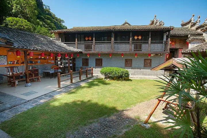 Яншо: Yangshuo Loong Old House