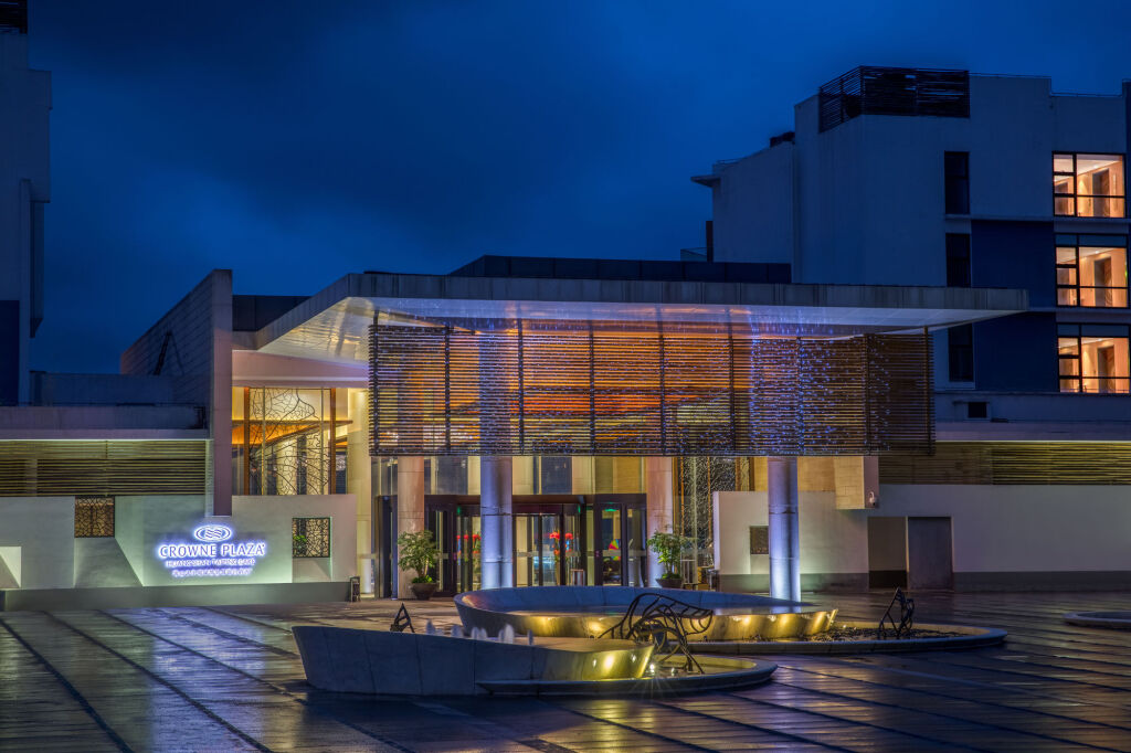 Хуаншань: Crowne Plaza Huangshan Taiping Lake