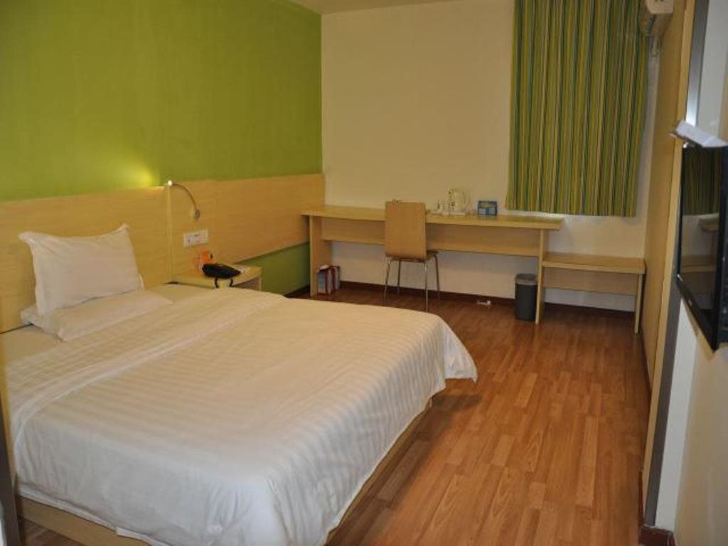 7 Days Inn Zhuhai Gongbei Tunnel Branch — фото 1