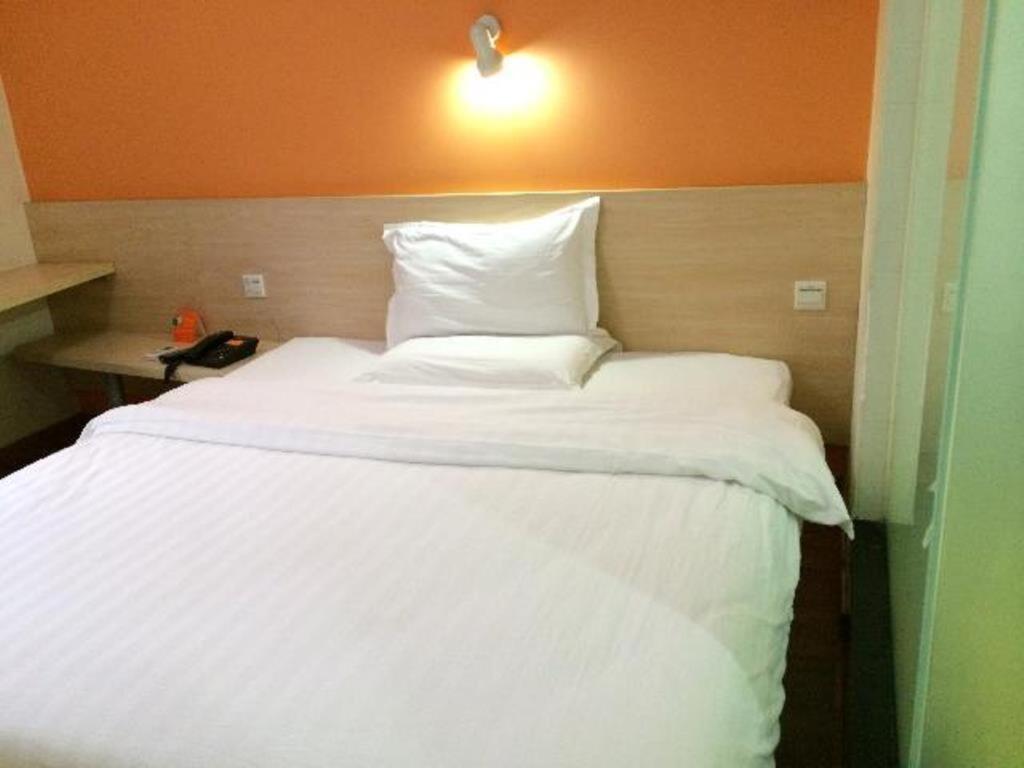 Чжухай: 7 Days Inn Zhuhai Jida Duty Free Shop Branch