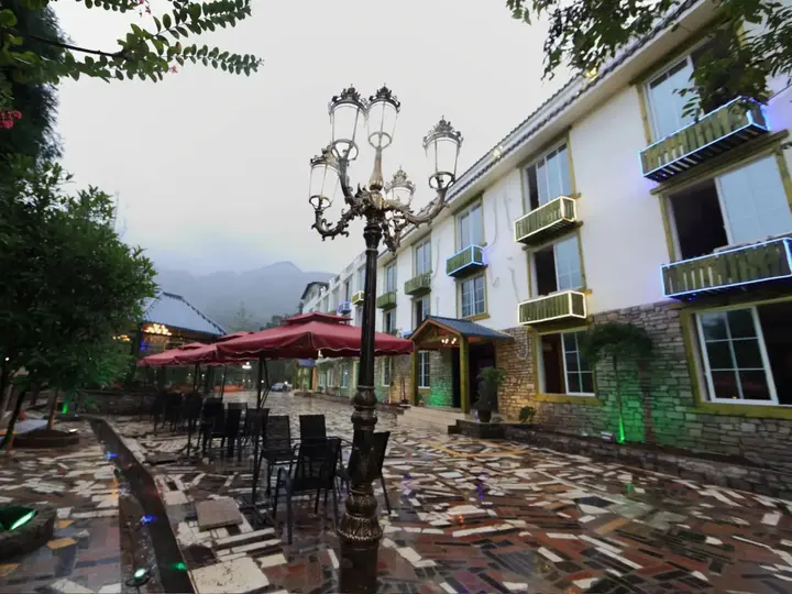 Лешан: Panshan Tingquan Tuwo Holiday Resort