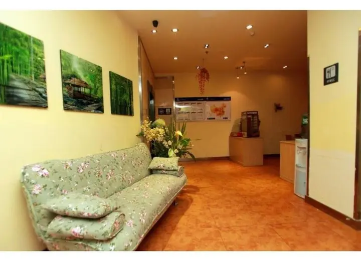 Чэнду: 7 Days Inn Chengdu Jinsha Yizhi