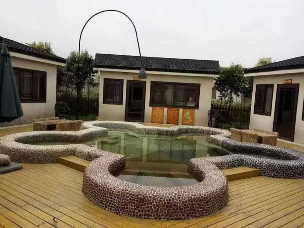 Баоцзи: Scenery Retreats Taibai Mountain Hot Spring Villa Resort
