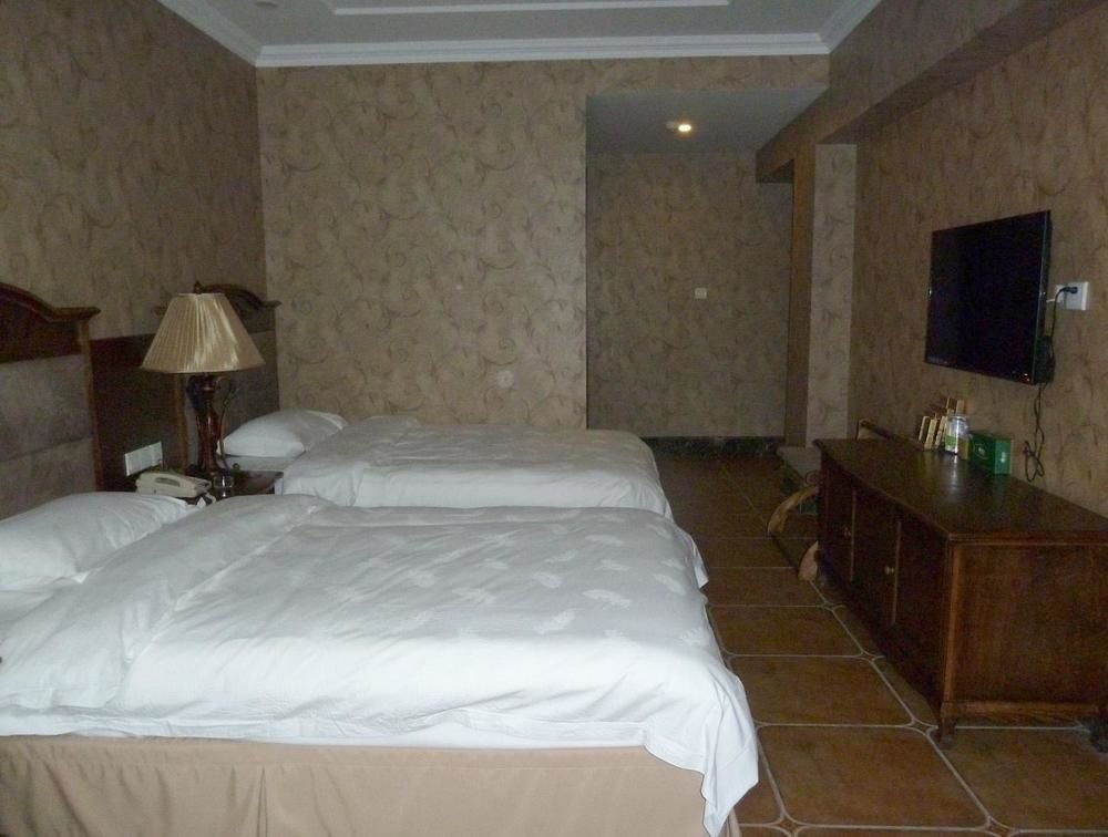 Харбин: Wansheng Holiday Hotel
