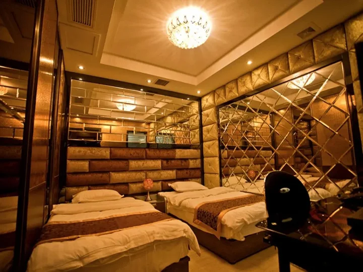Циндао: Qingdao Laiyinbao Business Hotel