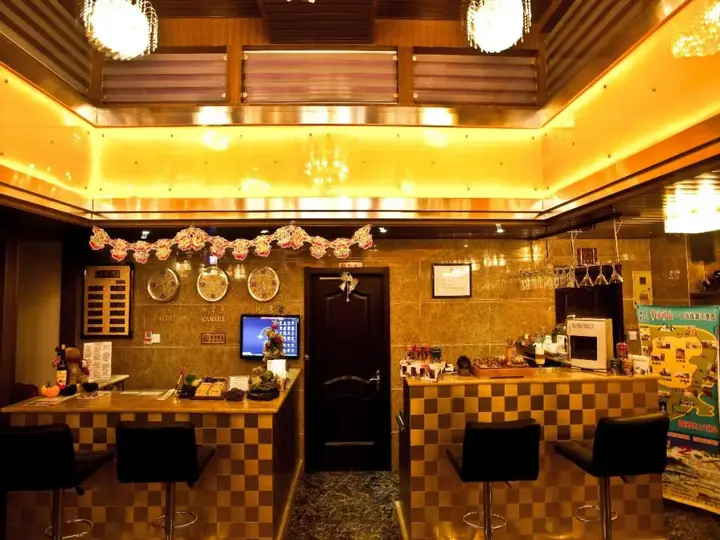 Циндао: Qingdao Laiyinbao Business Hotel