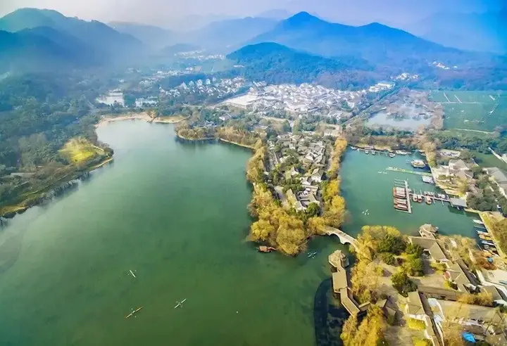 Ханчжоу: Yurong West Lake Cottage Resort Hotel