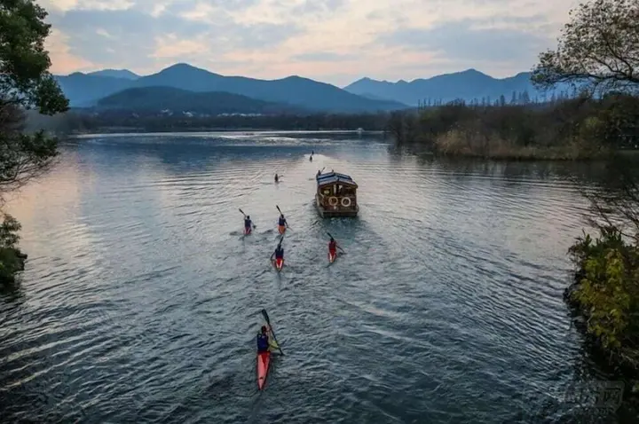 Ханчжоу: Yurong West Lake Cottage Resort Hotel
