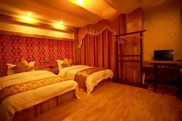Чжанцзяцзе: He Xi Inn