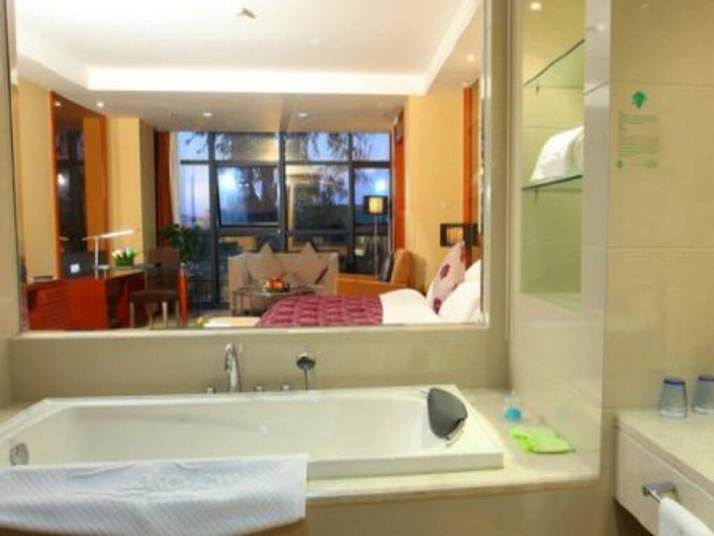 Куньмин: Lakeview Golf Hotel Kunming