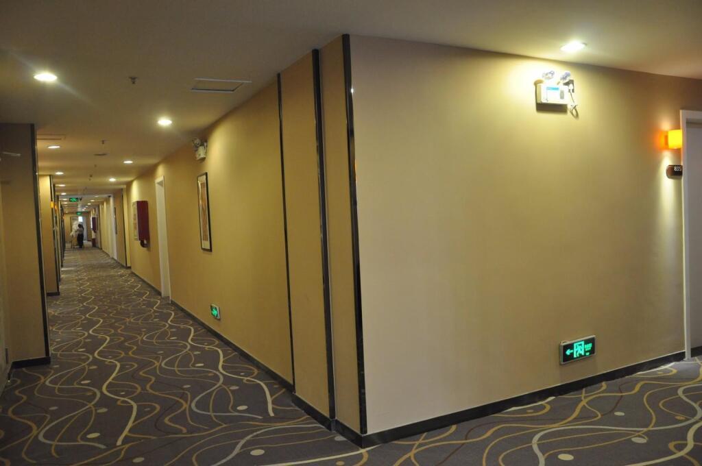 Дунгуань: 7 Days Premium·Dongguan Government Tiyu Road