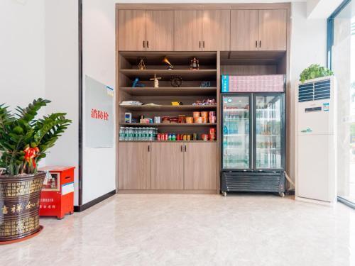Чжуншань: 7Days Premium Zhongshan Tanzhou Town Market Central Branch