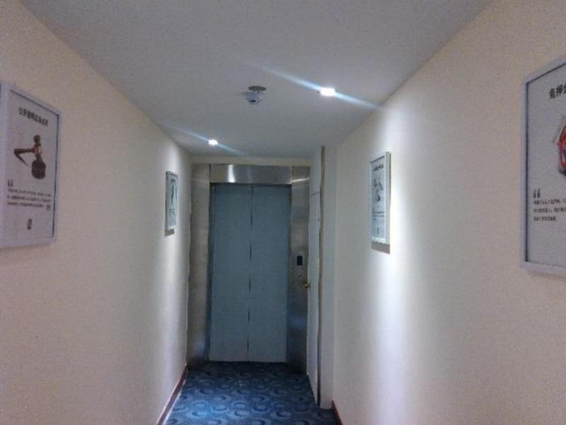 Цзюцюань: 7Days Inn Dunhuang Night Fair