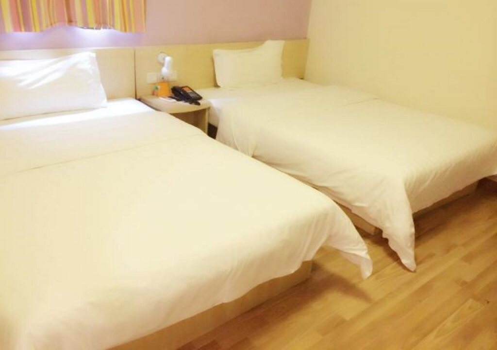 Чанша: 7 Days Inn Changsha Yinpenling Aokesi Square Branch