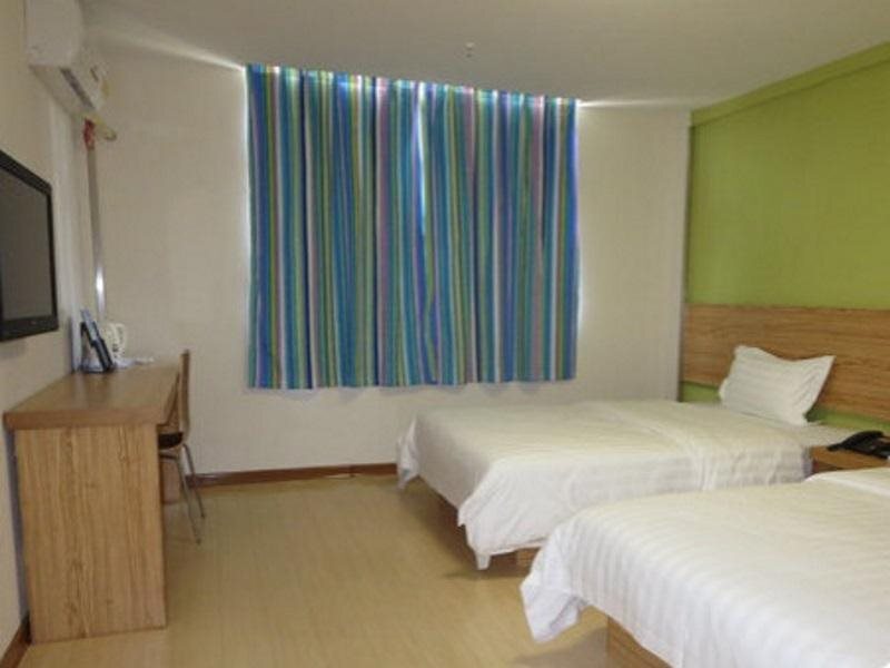 Лунъянь: 7 Days Inn Longyan Zhongshan Road Walking Street Branch