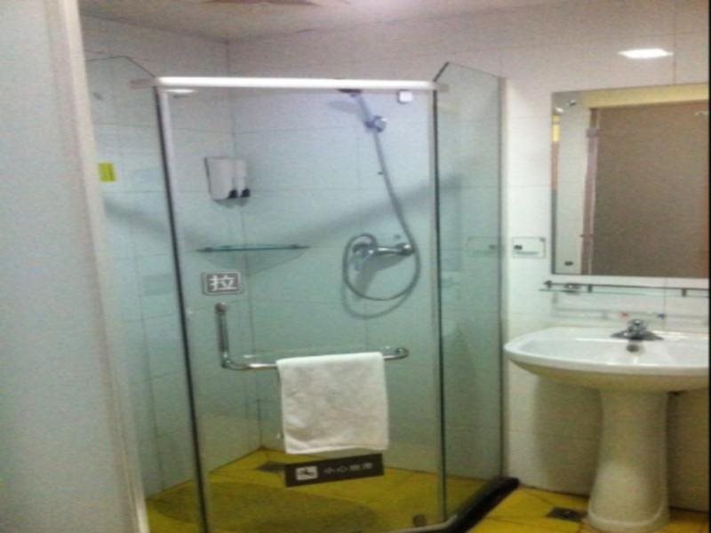 Синъи: 7Days Inn Xingyi Pingdong Avenue