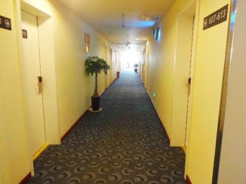 Синъи: 7Days Inn Xingyi Pingdong Avenue