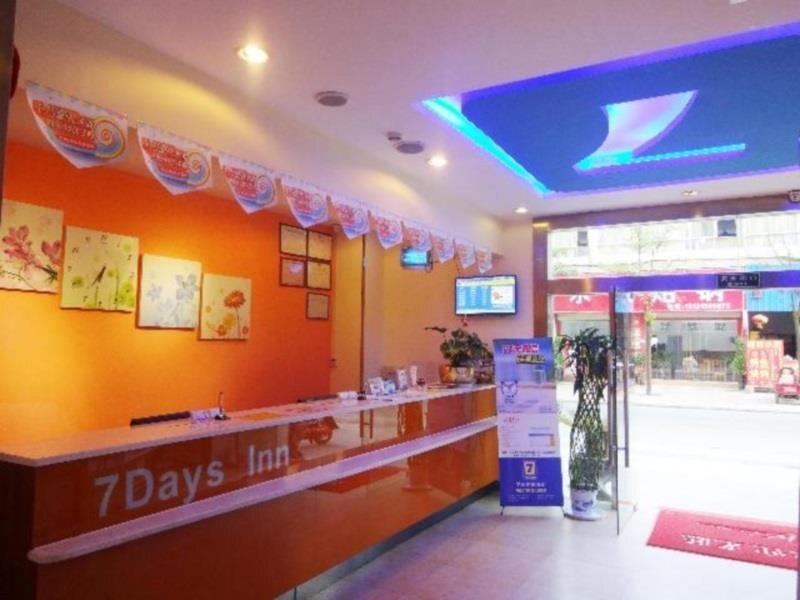 Синъи: 7Days Inn Xingyi Pingdong Avenue