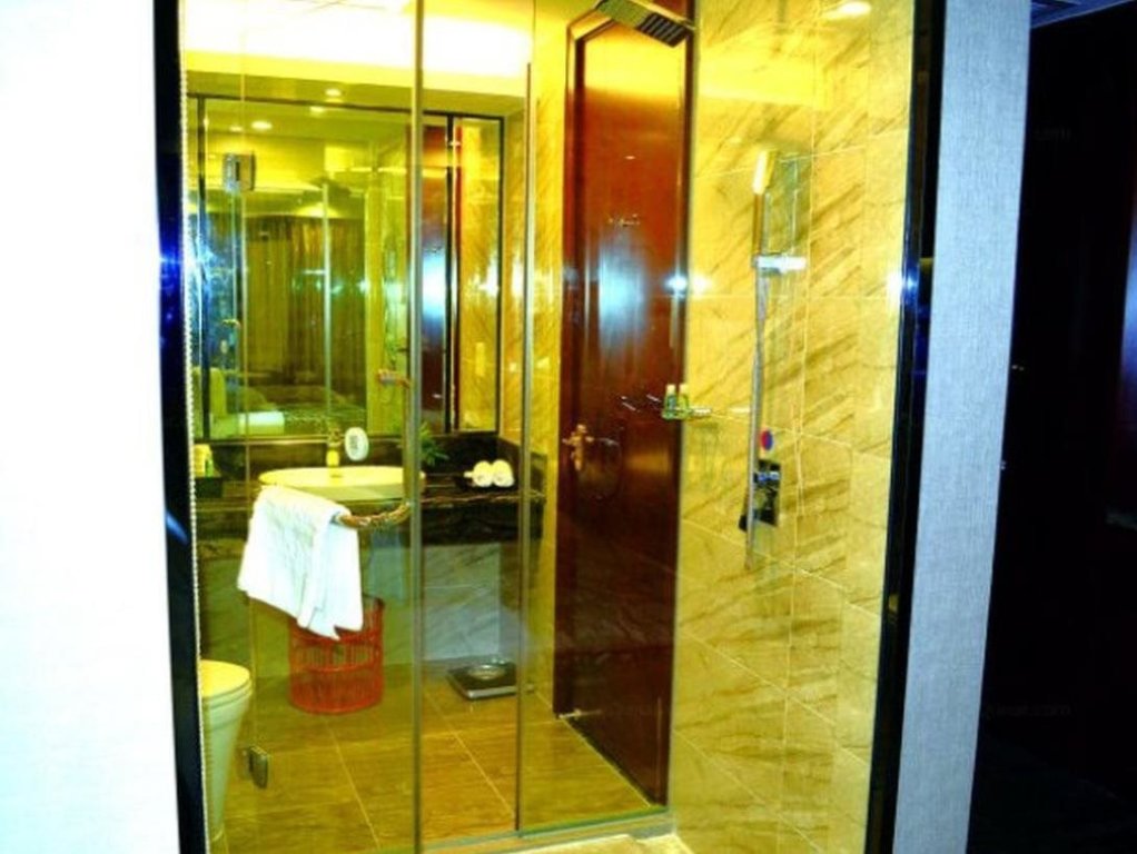 Manhatton Hotel Zhuhai — фото 1