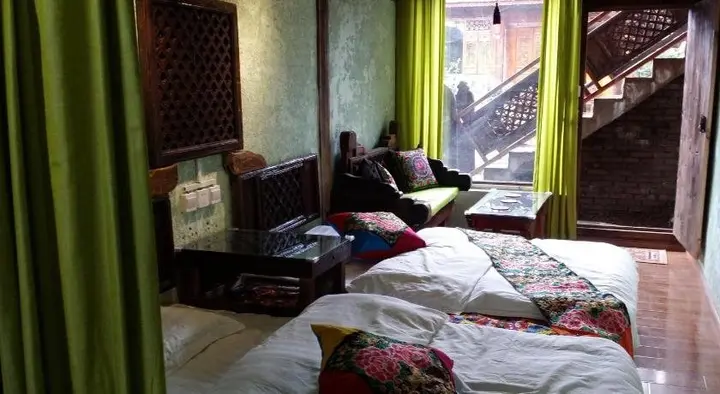 Лицзян: Lijiang Qinglu Courtyard Hotel