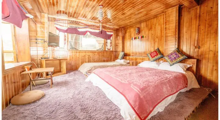 Шангри-Ла: Yis Hostel